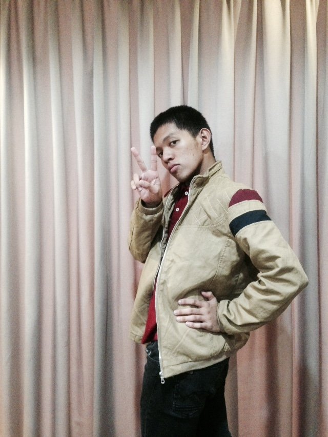 _itsarviiin's tweet image. Yessss namannnn kahit dito man sa picture nasuot ko jacket nila!!! Whooooooo!!! PAKALANDE!!! 
Next time aarborin ko na yung jacket mo #Franju 😆😆😆