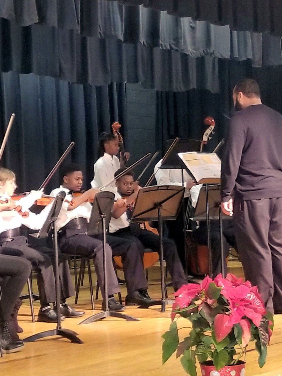 CradockLeads's tweet photo. Cradock PTA &amp; Winter Concert Excellent performances from the Music Department and Students! https://t.co/VxywRegJQo