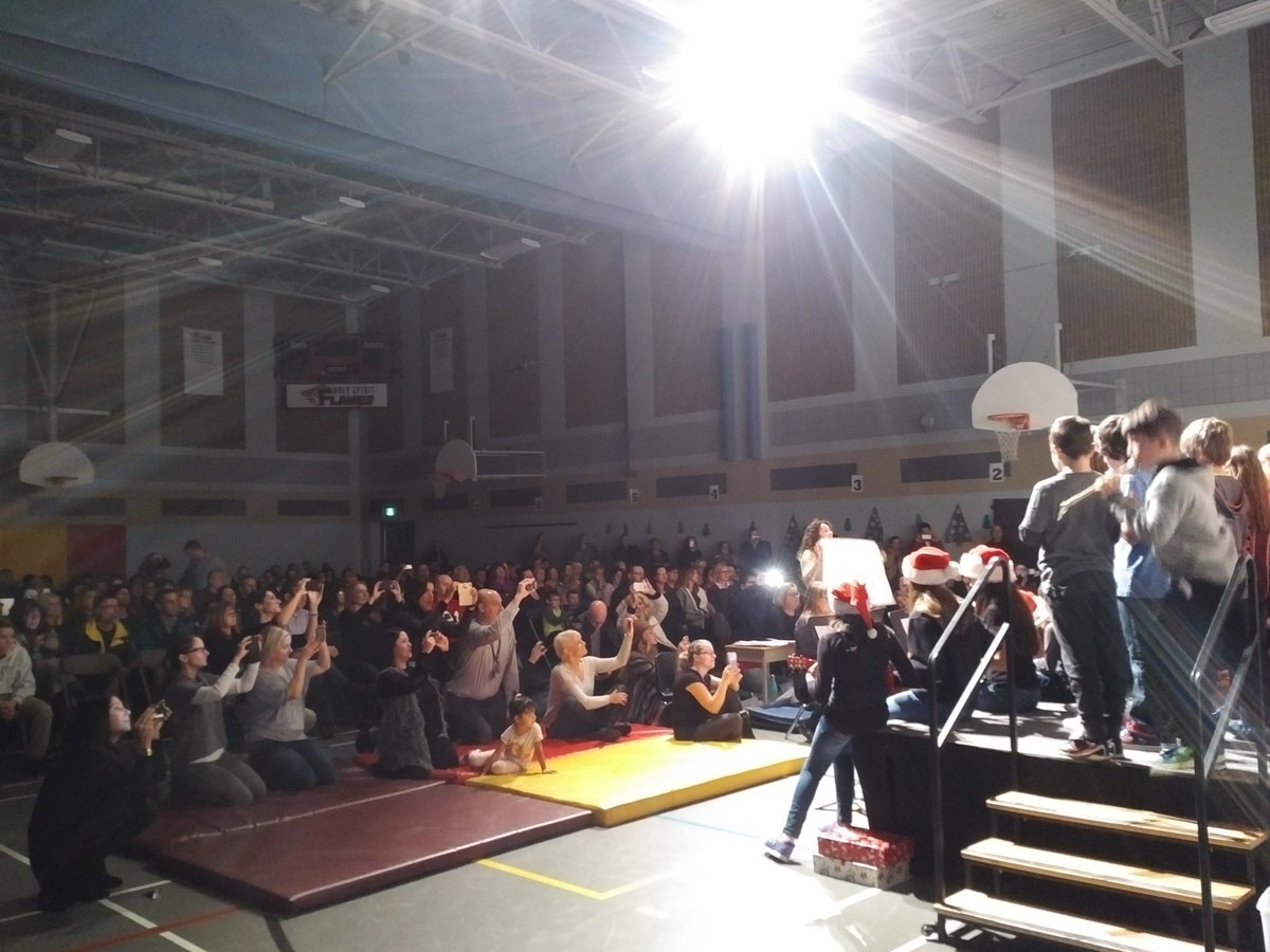 HSFlames's tweet photo. Merry Christmas Holy Spirit Community ... Students SHINE at Primary + Junior Christmas Pageant @WCDSBNewswire https://t.co/KmN1B8hoxI