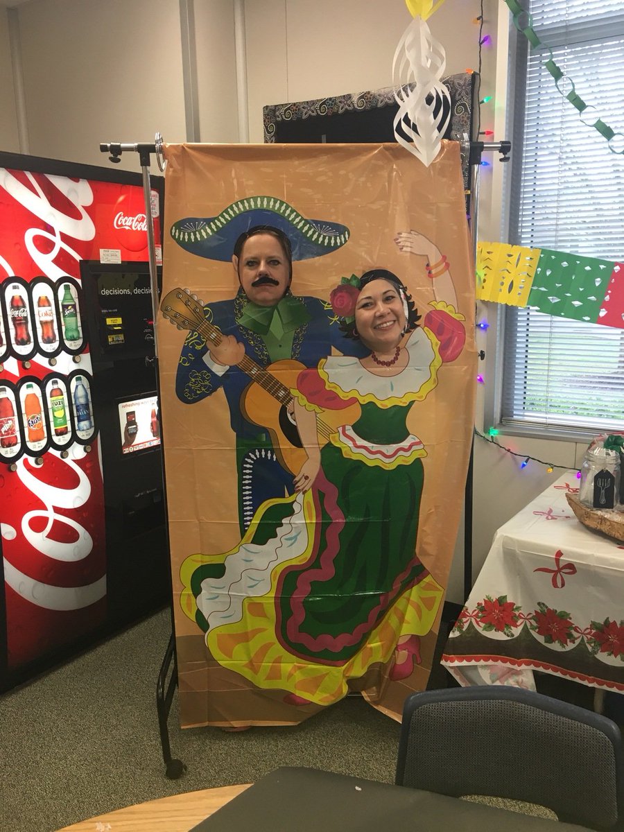 RESkjones's tweet photo. Feliz Navidad!! Christmas in Mexico at RES!! 4th grade Rocks! @TISDRES @RocioOutLoud @dustylanegal https://t.co/ShJHmQHf6n
