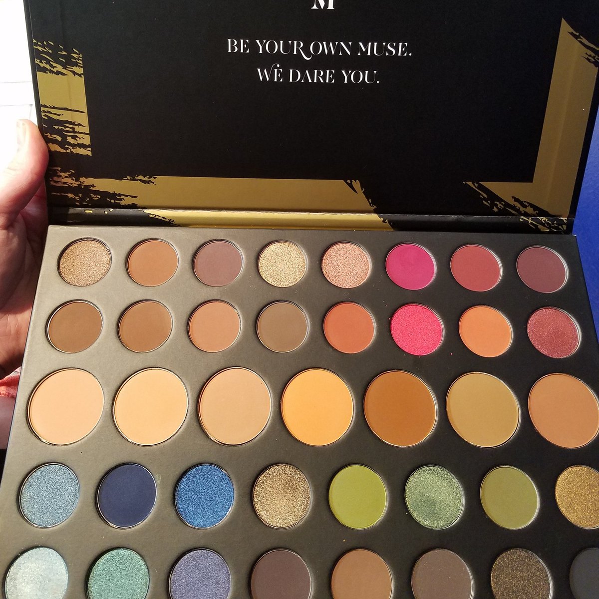 Mariah_Sandoz's tweet photo. Thank you morphe for comming out with such a greate pallet. I cant wait to play with this. #Morphe #makeup #makeupartist #Ilovemakeup https://t.co/fUiF9bdbpf