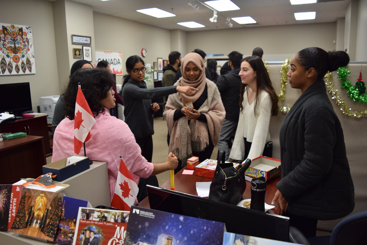 SalmaZahid15's tweet photo. Great social last night by the Scarborough Centre Youth Council at our community office. Fun, Board games, networking & discussion about the plans for the upcoming Youth Fair. #CYC2017 #youthmatters #leadersoftoday https://t.co/d6wrcTKLib