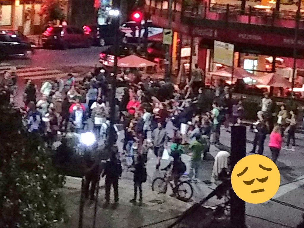 EricaASchmidt's tweet image. @mauriciomacri q ironía, no? Señor presidente? Como usted pedía, espero q el mensaje de 2 noches seguidas de cacerolas sea escuchado 
#Cacerolazo