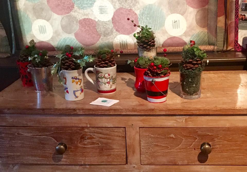 SucculentEnter3's tweet photo. Rare Breed services at-risk youth ages 13-24. It takes lots of people to make this organization work, so #succulententerprises delivered gifts to those who work behind the scenes. 
#rarebreedyouthservices #helpingothers #givingback #payingitforward #GoodGoesRound @TheEllenShow https://t.co/RohzXotZZl