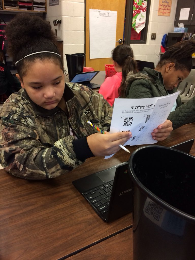 evagriffin10's tweet photo. Learning to scan QR codes using our Chromebooks. #5thGrFun https://t.co/54lp4YpdoU