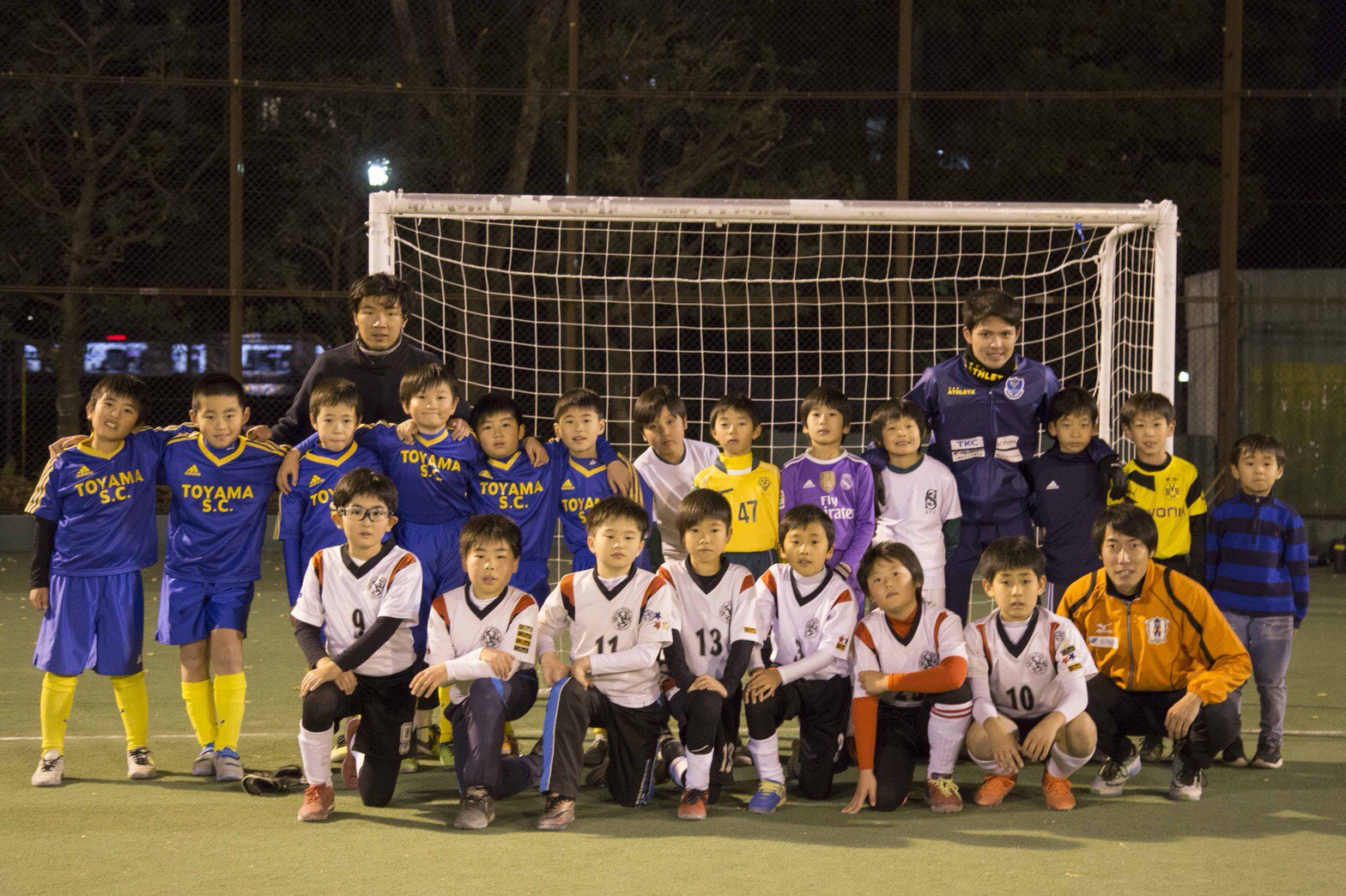 近藤 貴司 昨日 新宿区サッカー協会主催のサッカー 教室に参加してきました 栃木scの洋介 Yscc横浜の京介と3人で子供達と楽しくサッカーできました みんな上手でびっくり アウェーのヴェルディ戦に招待したscシクスの子供達も平日にもかかわらず来 近藤 貴司 昨日 新宿区サッカー協会主催のサッカー 教室に参加してきました 栃木scの洋介 Yscc横浜の京介と3人で子供達と楽しくサッカーできました みんな上手でびっくり アウェーのヴェルディ戦に招待したscシクスの子供達も平日にもかかわらず来