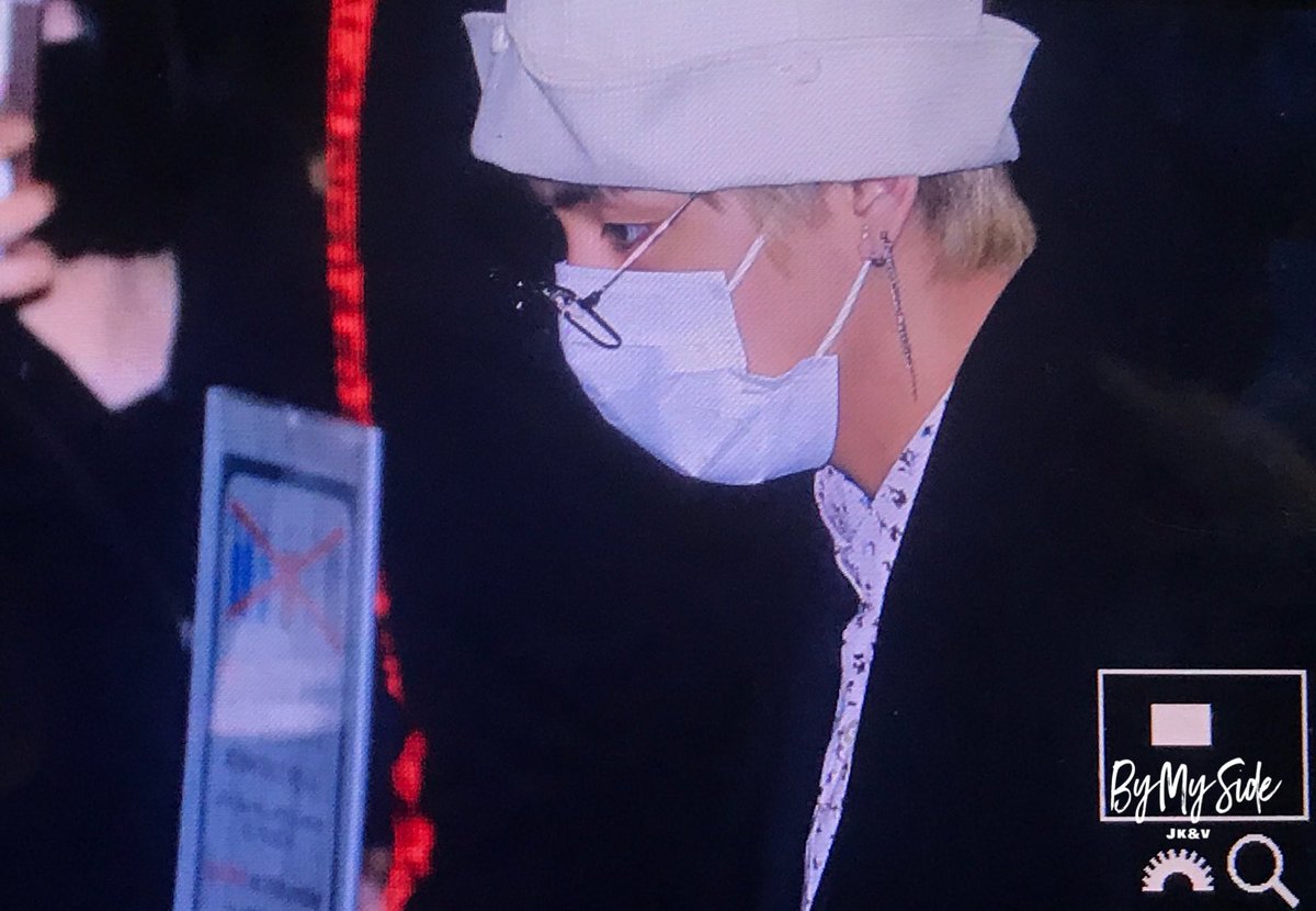 ____vmin_1230's tweet photo. めっちゃ疲れてんじゃん、、、、ほんとに休み与えてあげてよ、、、 https://t.co/Cm8cPUw3mJ
