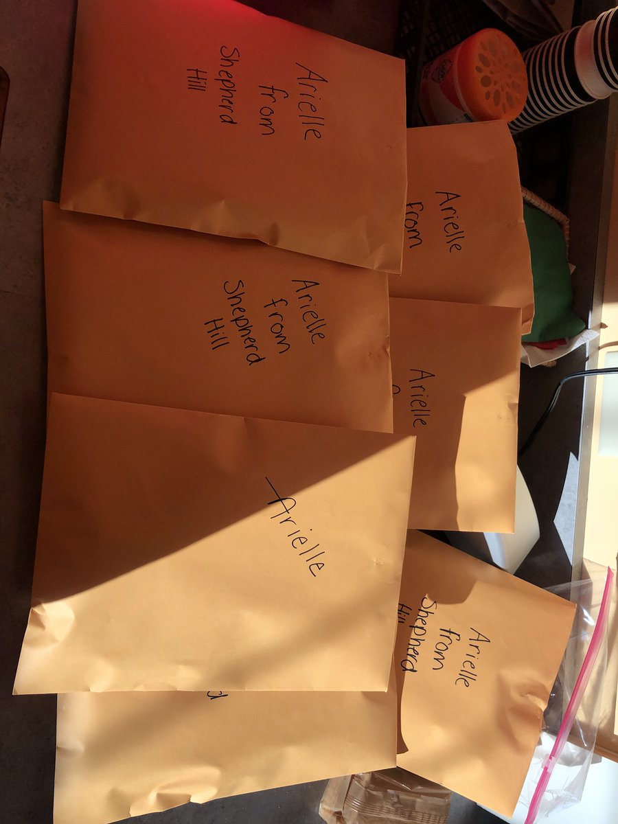 shephillpics's tweet photo. thank you to the 200+ students who made Christmas cards for Arielle!! Small acts of kindness like this is what makes the Christmas season so special. Thank you for helping me make her Christmas even brighter! ❤️- Shelby https://t.co/sUsZWPZJZF