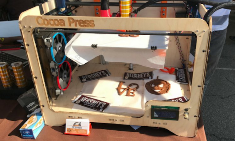 Hacksterio's tweet image. This high school student designed and built the most capable chocolate 3D printer we&apos;ve seen: bit.ly/2BfT7pT