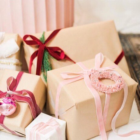 papercrown's tweet photo. We made our list, checked it twice and #PaperCrownCollection is at the top. 😉 What’s on your wishlist this year? 🎁 📷: @laurenconrad_com https://t.co/A2jDpHDXSS https://t.co/nJTs6TAHuC