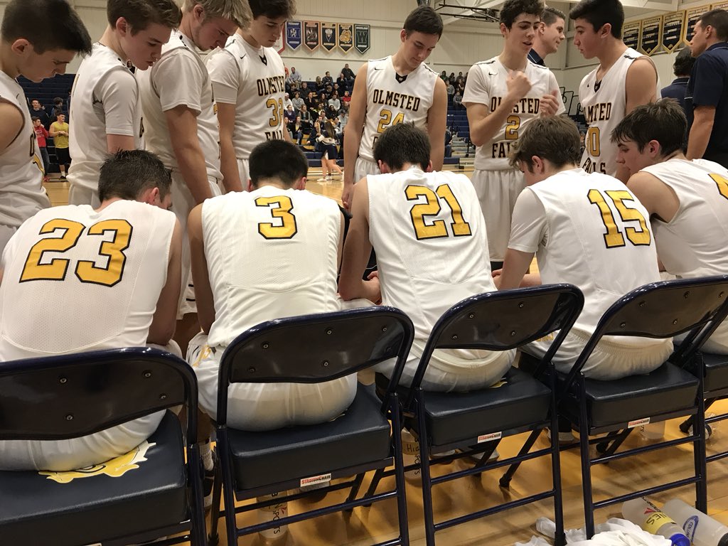 OFSportsMed's tweet photo. The Dogs hold off the Rangers 67-63 with tough D and clutch free-throw shooting.  Merry Christmas OF! https://t.co/nzgILsQso8