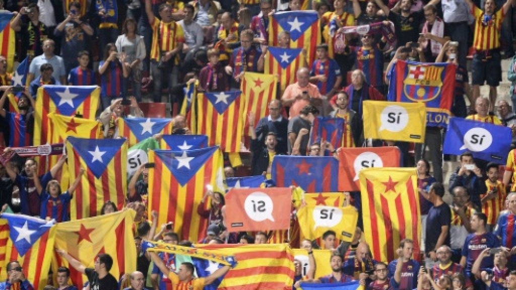 FRANCE24's tweet photo. Politically divided Spain united by El Clasico rivalry https://t.co/EEySEwfO35 https://t.co/J0DDvHceBJ