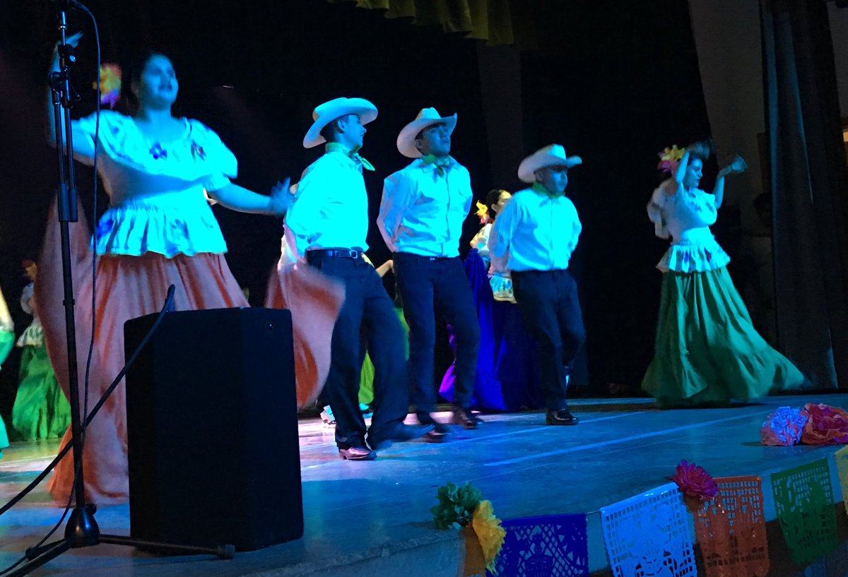 stifoe's tweet photo. McCorkle Academy’s first Noche de Baile Folklórico. Outstanding! https://t.co/1eUNJ5fo5X