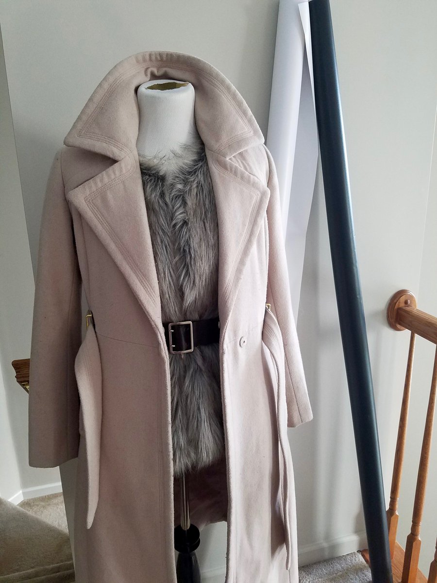 I posted a video earlier today about layering faux fur vest, here are few other ways to layer.

#howto #layers #winter #fauxfur #vest #fashion #stylist #wardrobeconsultant #imageconsultant #fathiasavory #savorystyle #winterfashion