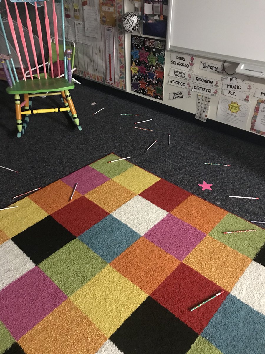 katie_counselor's tweet photo. Oh Jingles, thank you for the Elf Pencils! #classroomelf #walelm #mymisd #5daysofcheer https://t.co/XRKV8t8b7p