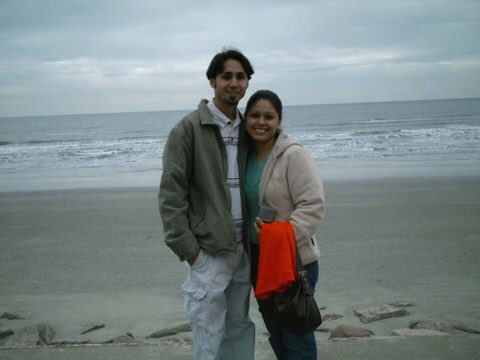 PastorChzhead's tweet image. First year of full time ministry for my wife and I back in 2004! #DatHair #Galveston #YouthPastor