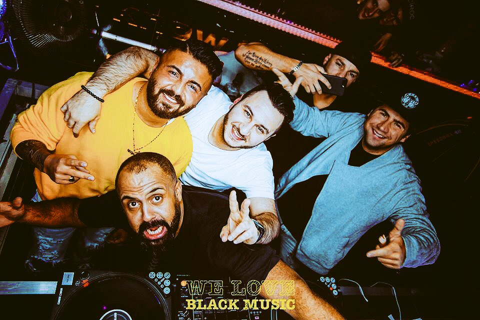 DJFlavaOne's tweet photo. #recap #pmuntermeitingen #münchen #djlife #music #passion #wlbm #weloveblackmusic #flavaone #djleslie #mcdragond #djonecut #djqt #hiphop #dancehall #goodlife #tour #blackmusic ⚫️☑️ https://t.co/FMNQobpoar