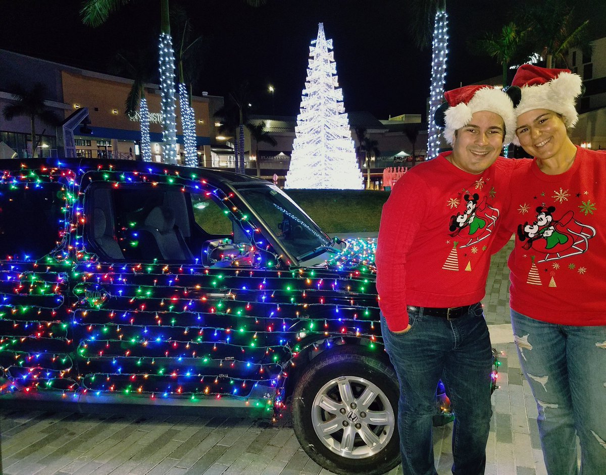THE305GUY's tweet photo. On the 8th night before Christmas, #786CHICK &amp; #305GUY took the #ChristmasCar to wish all the shoppers at the new beautiful #CityPlaceDoral a #MerryChristmas and #HappyHolidays! https://t.co/tdZCM2bHsr