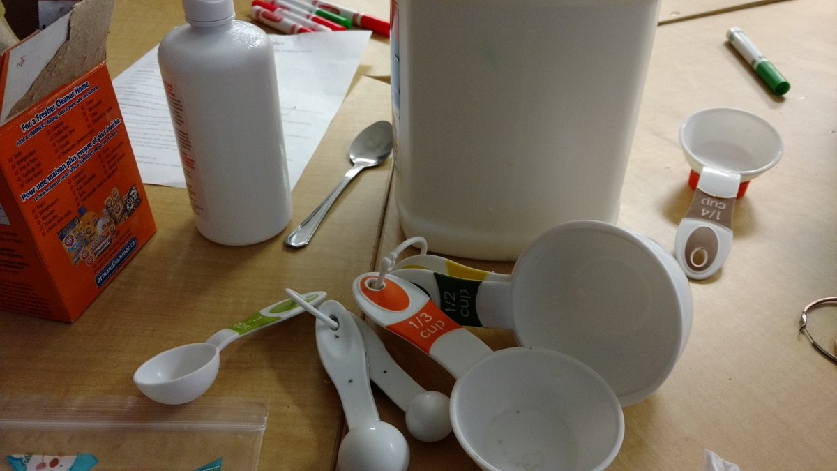 mssimmonssays's tweet photo. Measuring! Making slime!!! https://t.co/e0YpRhUciv