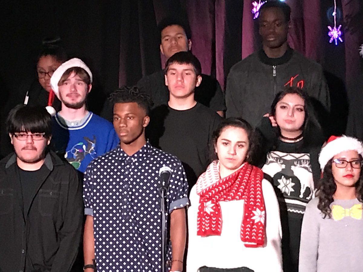 krodriguezvp's tweet photo. Concert Choir &amp; Advanced Vocal Ensemble...West Sacramento’s Got Talent! @rivercityhigh #great2bWUSD https://t.co/0XOUnKyw31