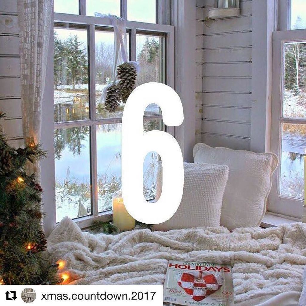 fettiwrap's tweet photo. Place your gift wrap orders ASAP for 2-day shipping! #Repost @xmas.countdown.2017 (@get_repost)
・・・
6 days...❄️ #christmas #countdown #winter #snowy #cozy #6days https://t.co/kVd53Nj7Bq https://t.co/RTL1XrYZg1