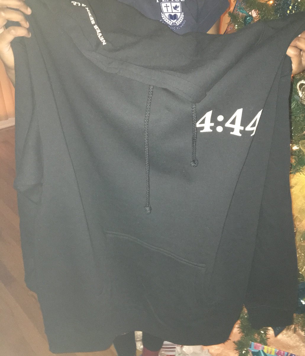 ShaunV76's tweet photo. Shout out to @TIDAL for always giving back &amp; awarding me with this dope hoodie for Christmas! #TidalXHoliday #JayZ #444 https://t.co/GaTRujS3IG