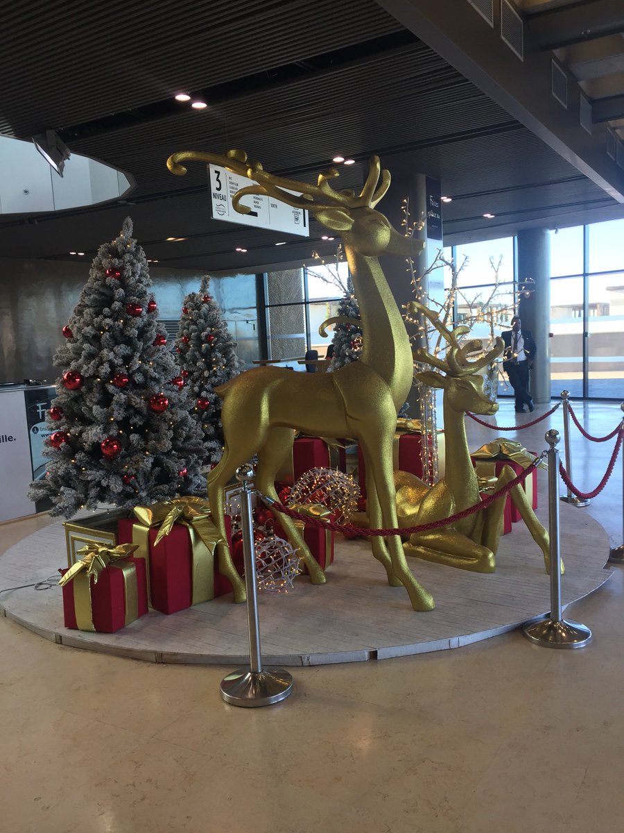 @2015Cnip Au Maroc, les gens sont surpris de ce qui se passe en France sur les crèches et on  y fête Noël