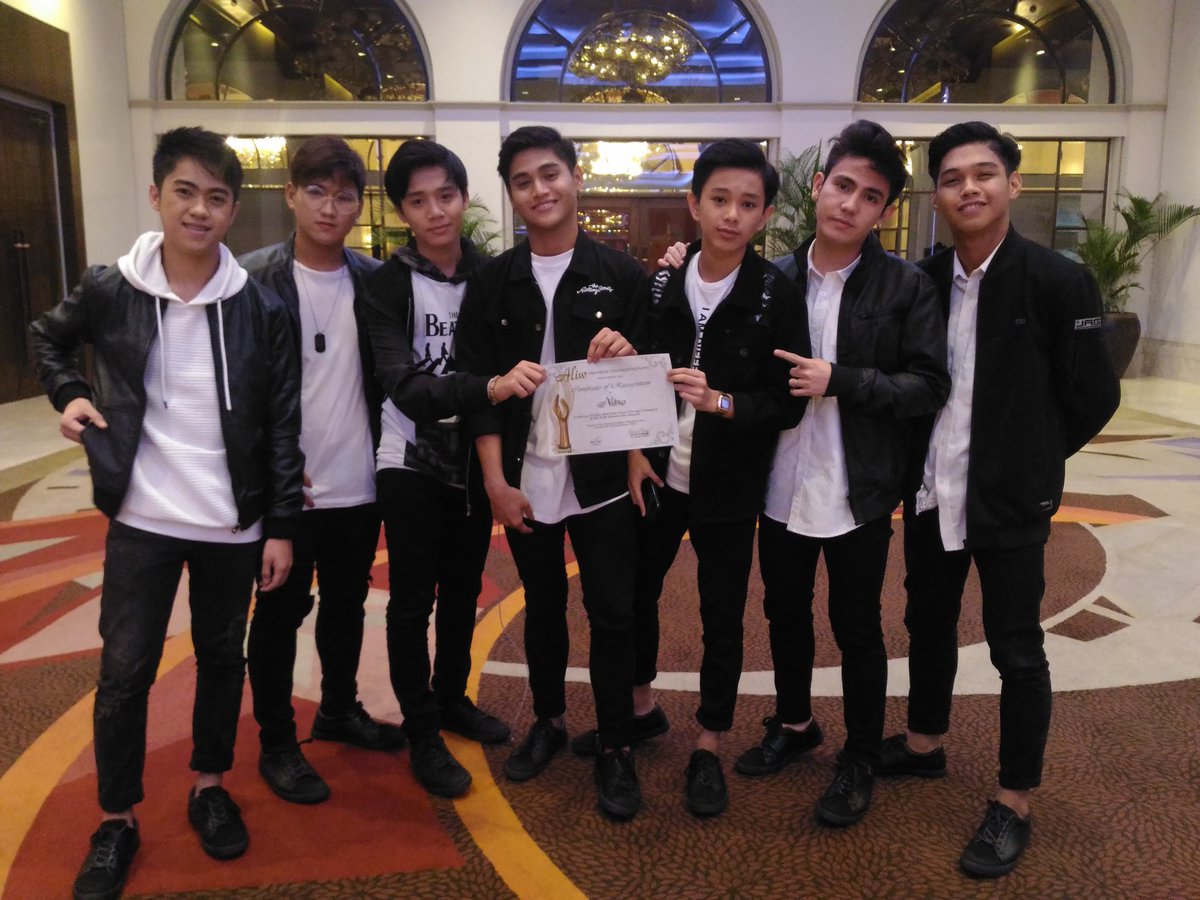 nitroofficial_'s tweet photo. Last Night ⭐
#AliwAwards2017 https://t.co/e9OzkMHrpk