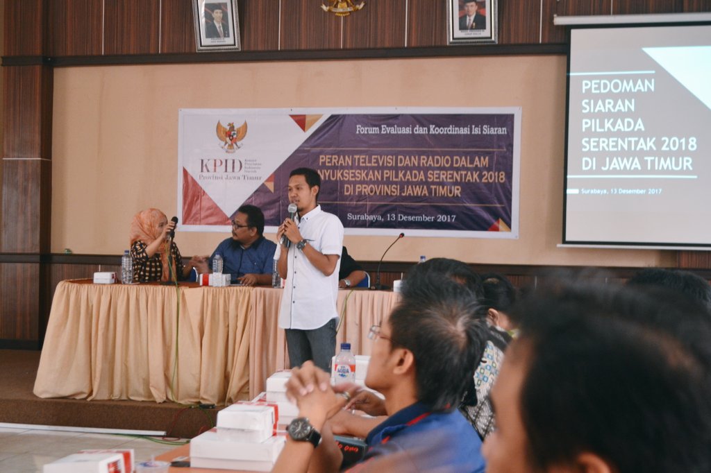 kpidjatim's tweet photo. 13/12/17 - Forum Evaluasi dan Koordinasi isi siaran dengan tema "Peran Televisi dan Radio Dalam Menyukseskan PILKADA Serentak 2018 di Provinsi Jawa Timur" dihadiri seluruh stasiun televisi dan radio lokal Jawa Timur https://t.co/dnwHMMG1Bi
