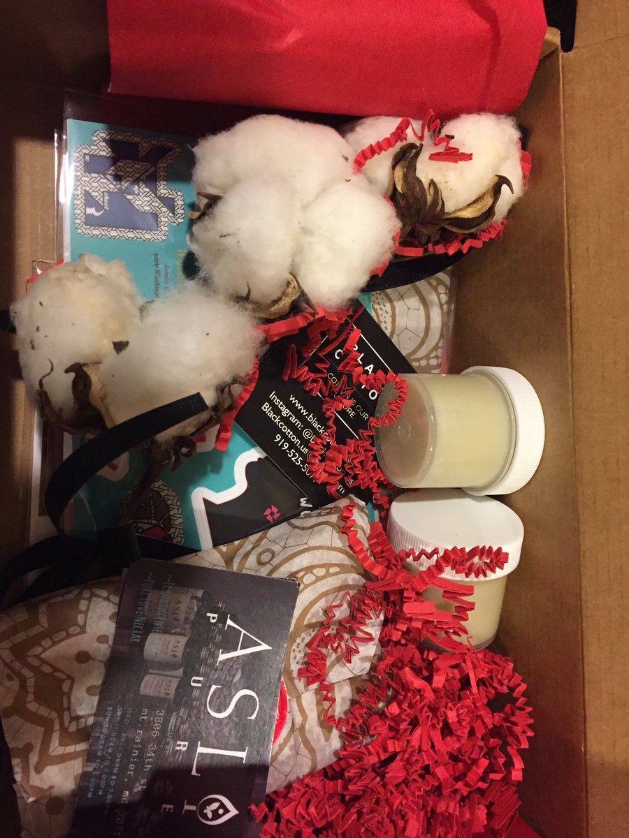 ZakiyaNaemaJack's tweet photo. Long day. Get home &amp; open my @Ujamaabox. Y’all put cotton up in here.  

Straight up. 

I’m touched.  It’s almost like the ancestors are hugging us.  🖤✊🏾 #buyblack https://t.co/wHL9fhw45f