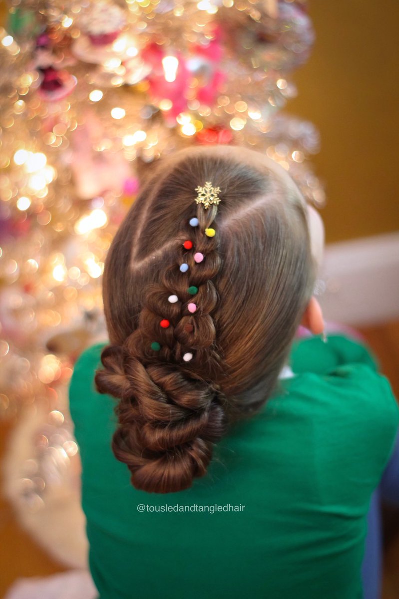 tousledntangled's tweet photo. Holiday hairstyles 🎄 #christmastreehair #christmas2017 #christmashair #ballet https://t.co/sfi04lO2ga