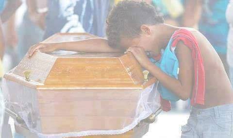 colombiacityofc's tweet photo. Só quem já perdeu uma pessoa especial, sabe a dor da saudades!! 😭👼💔 https://t.co/Em6Y2TWYu9