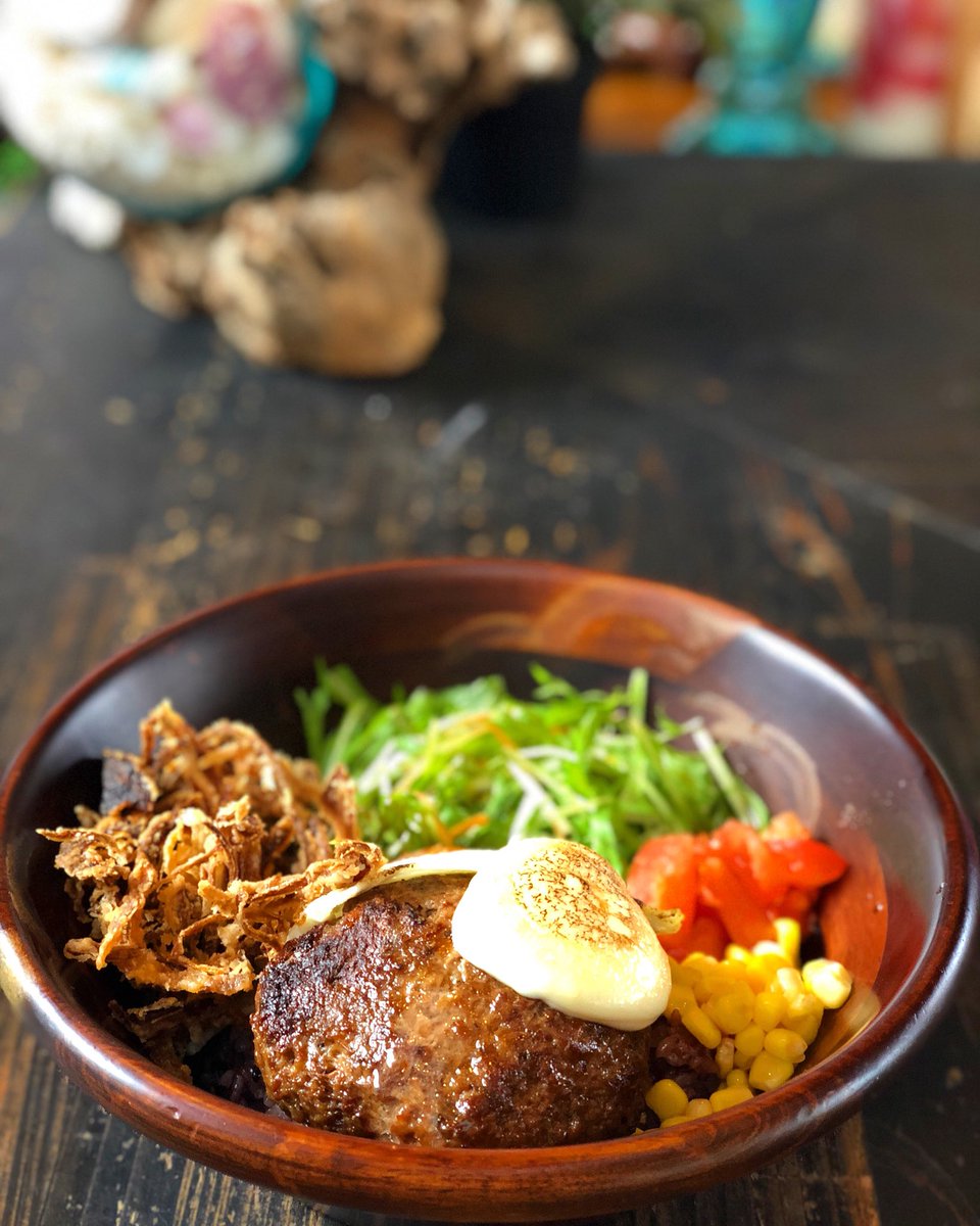島野菜カフェ リハロウビーチ あー ロコモコ食べたい