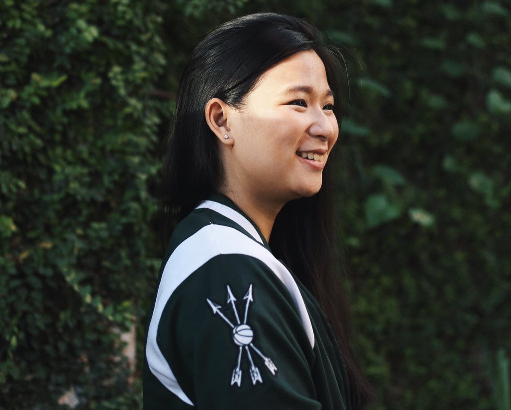 TheMayhemJacket's tweet photo. Eileen in the DARK GREEN colorway. 
AVAILABLE — SMALL / LARGE / XL 
PHP 2,200 https://t.co/5lb7m6V5VR