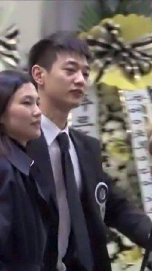 10Days ago and 10 Days later 💔
#RIPJonghyun #Jonghyun #Minho