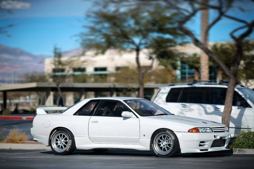 Autolifers's tweet photo. Type Mmmmm 📷: @cezelipatrick 
@bigru310’s awesome #r32 #skyline at the @gearsandgrindsvegas meet over by @baguettecafe_lv @yost_autosport @thelastdetailnv @sincitybmw @formula_autohaus #gtst #jdm #righthanddrive #lasvegas #lasvegascarscene #vegascars… https://t.co/9MIaLhCaYm https://t.co/5rdZFVHJWP