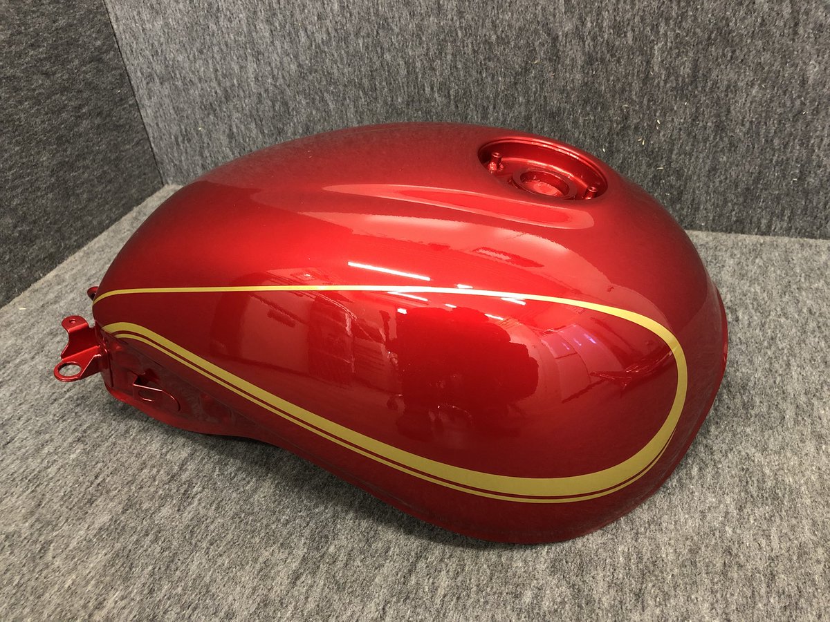 tm_garage21's tweet photo. Z900RS カラーオーダー🤩
#Z900RS #Z1 #kawasaki #motorcycle #paint #coloroder #TMGarage #川越 #埼玉 #japan https://t.co/dfTJKEyCrW