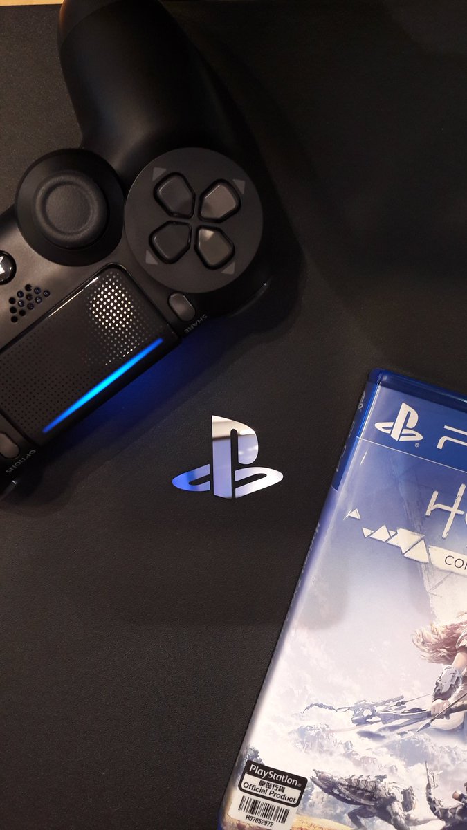 rendsterfreaker's tweet image. Boys will always be boys.
#myfirstconsole
#PS4Pro