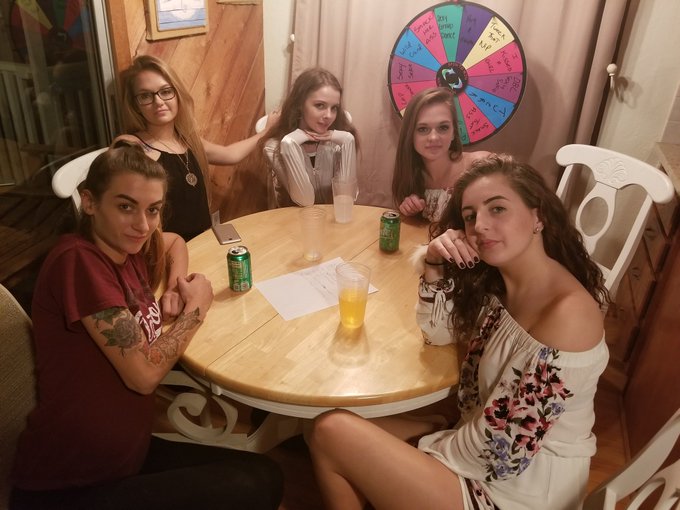 Don't miss the live stream at https://t.co/gvO8gzhgIC this Friday night! Last one was a blast 😉 strip