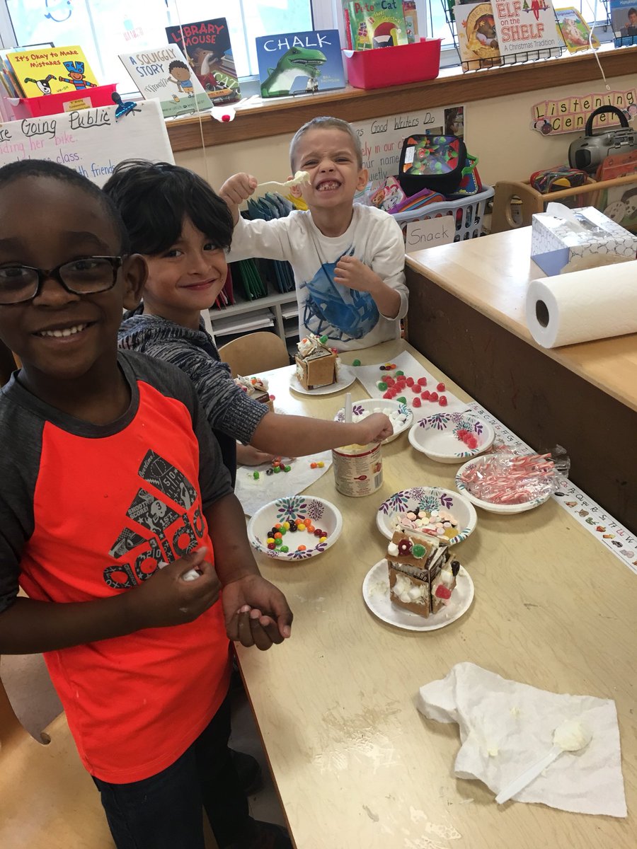 jeannine_scully's tweet photo. We had a blast during our gingerbread workshop in Room 7 today! #wecreated #webuilt #weatealotofmarshmallows https://t.co/zq82aUTzMv