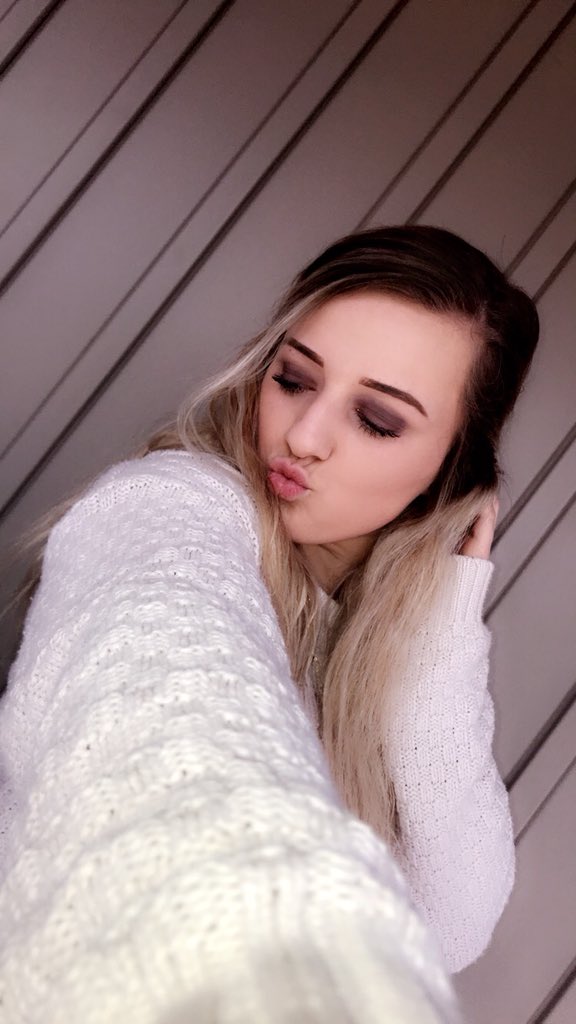 vannah_here14's tweet image. double trouble😏