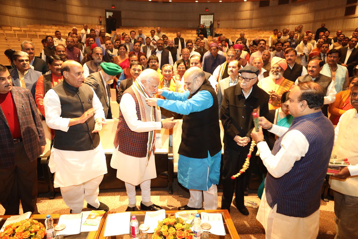 AmitShah's tweet photo. Glimpses of BJP Parliamentary party meeting. https://t.co/uiPOi7S9yi