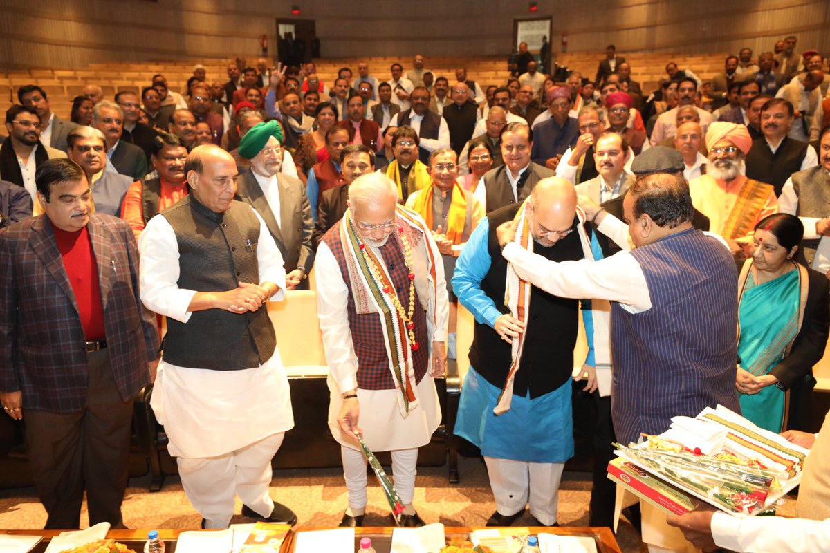 AmitShah's tweet photo. Glimpses of BJP Parliamentary party meeting. https://t.co/uiPOi7S9yi