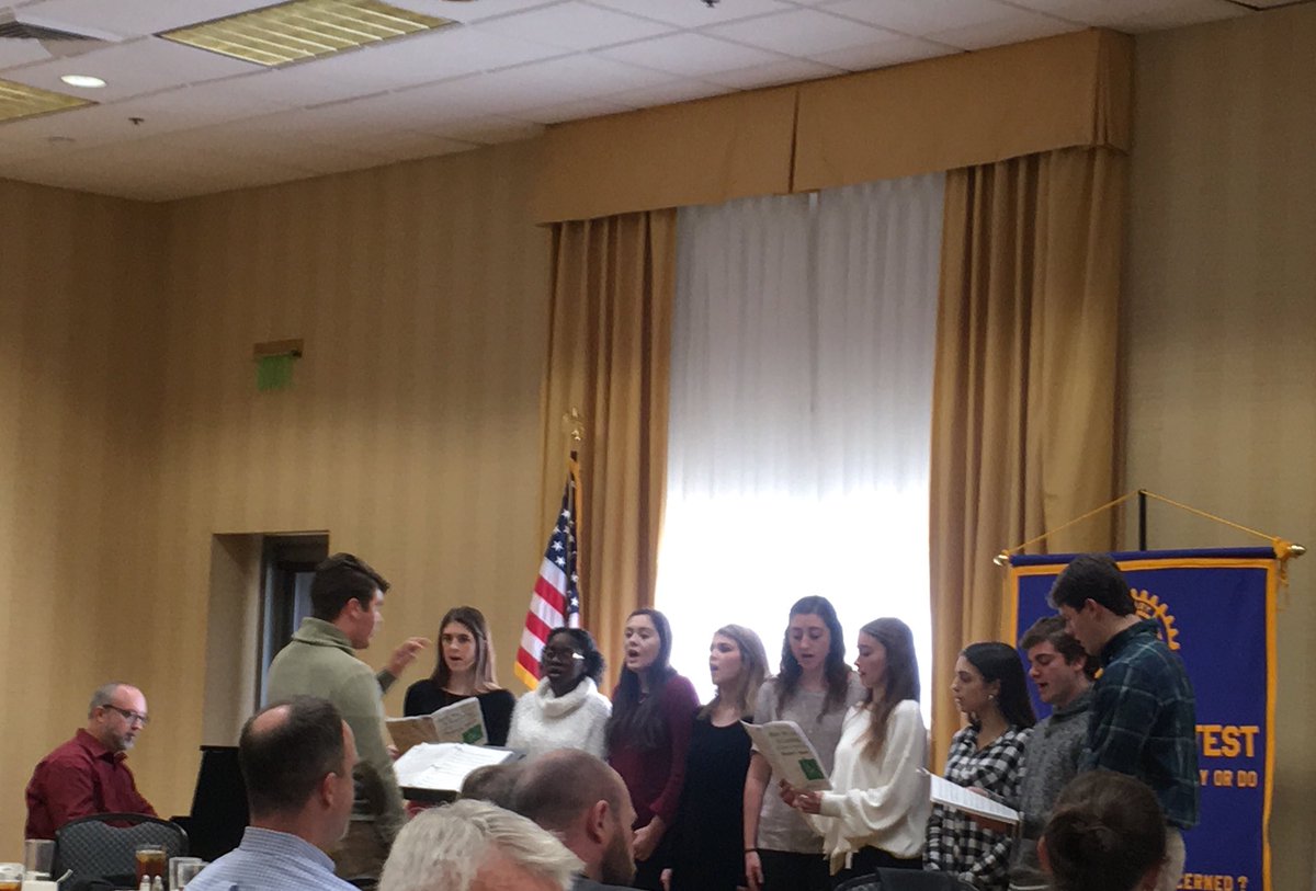 bugynyte1906's tweet image. The @fhsfalcons1 chorus, @FHS_Connection entertained at rotary yesterday. #FCSLearn