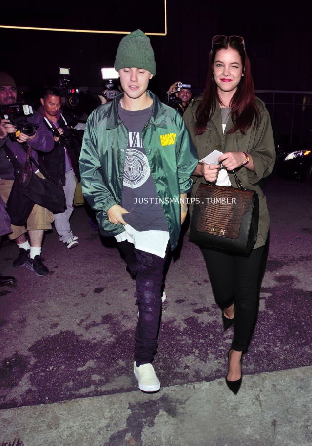 3Justinytu's tweet photo. “Se observó a la pareja J___ salir de un restaurante Mexicano en Hollywood, Bieber protegió a ___ de los paparazzis”-E! News
_A_ https://t.co/tfkq6vQP6U