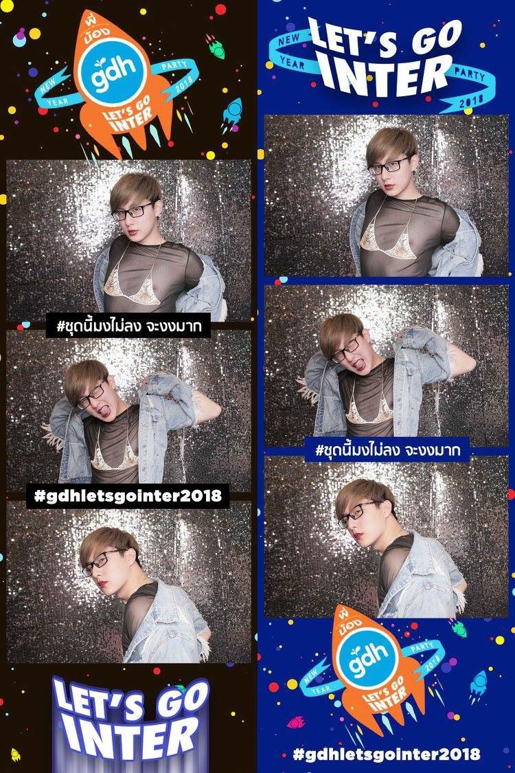 ToptapTales's tweet photo. เจ้าท็อป @ToptapPlaych แต่งเป็น Miley Cyrus ในงาน #GDHLetsGoInter2018 ที่ผ่านมา..
.
สาวกว่านี้ได้อีกไหมหรือไงลู้กกก 🙈
🙏🏼📷 : GDH Fanpage https://t.co/3jKz9WiXuh