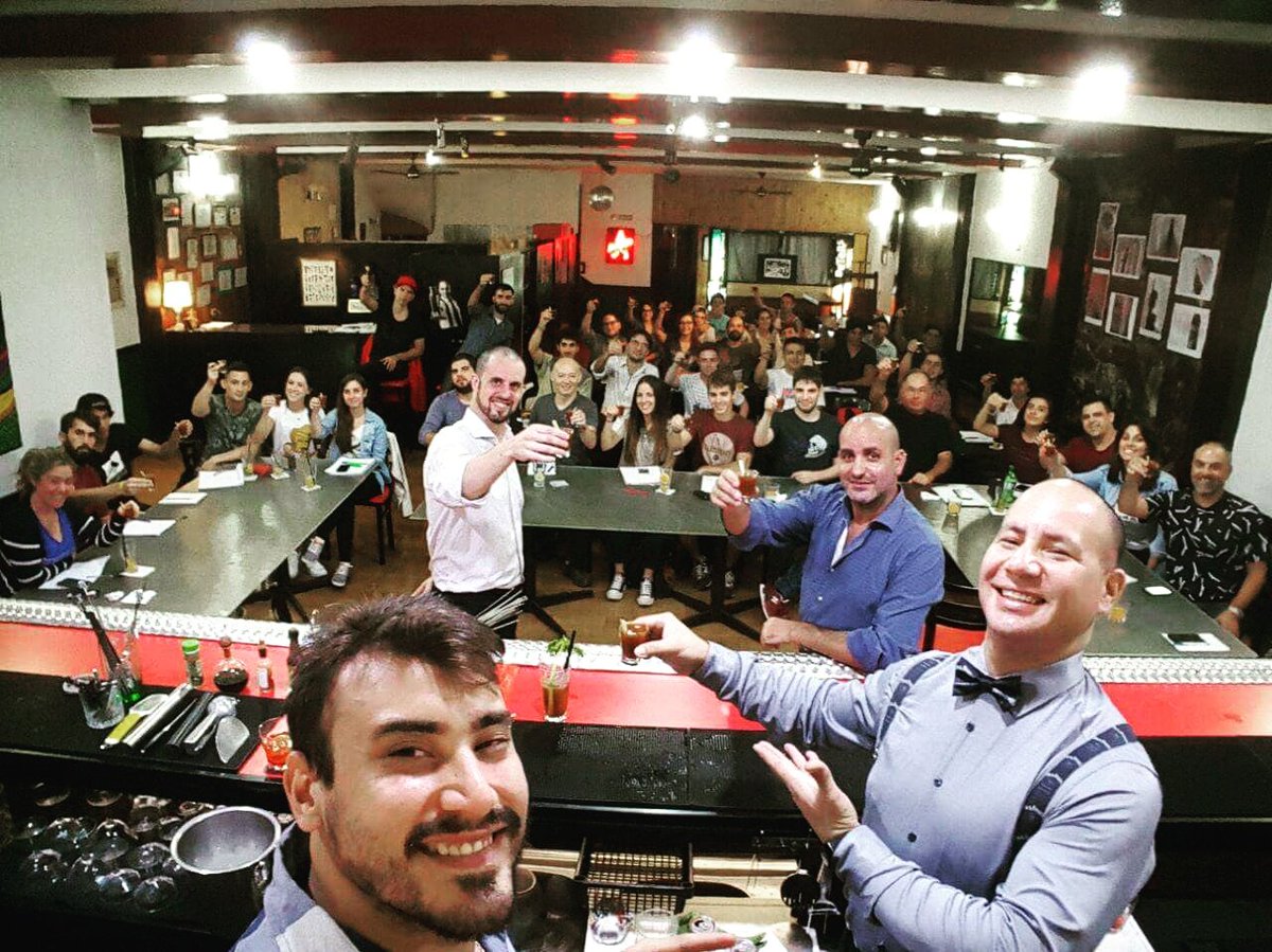 Nuevos Aires en Buenos Aires!
Luego de casi 18 años de formar Bartenders en Hurlingham me complace anunciarles que nos mudamos a Capital Federal (Billinghurst1533, Recoleta) a partir de marzo de 2018. Nuevos Aires nos esperan, nuevas experiencias pero por sobre todo nuevos amigos