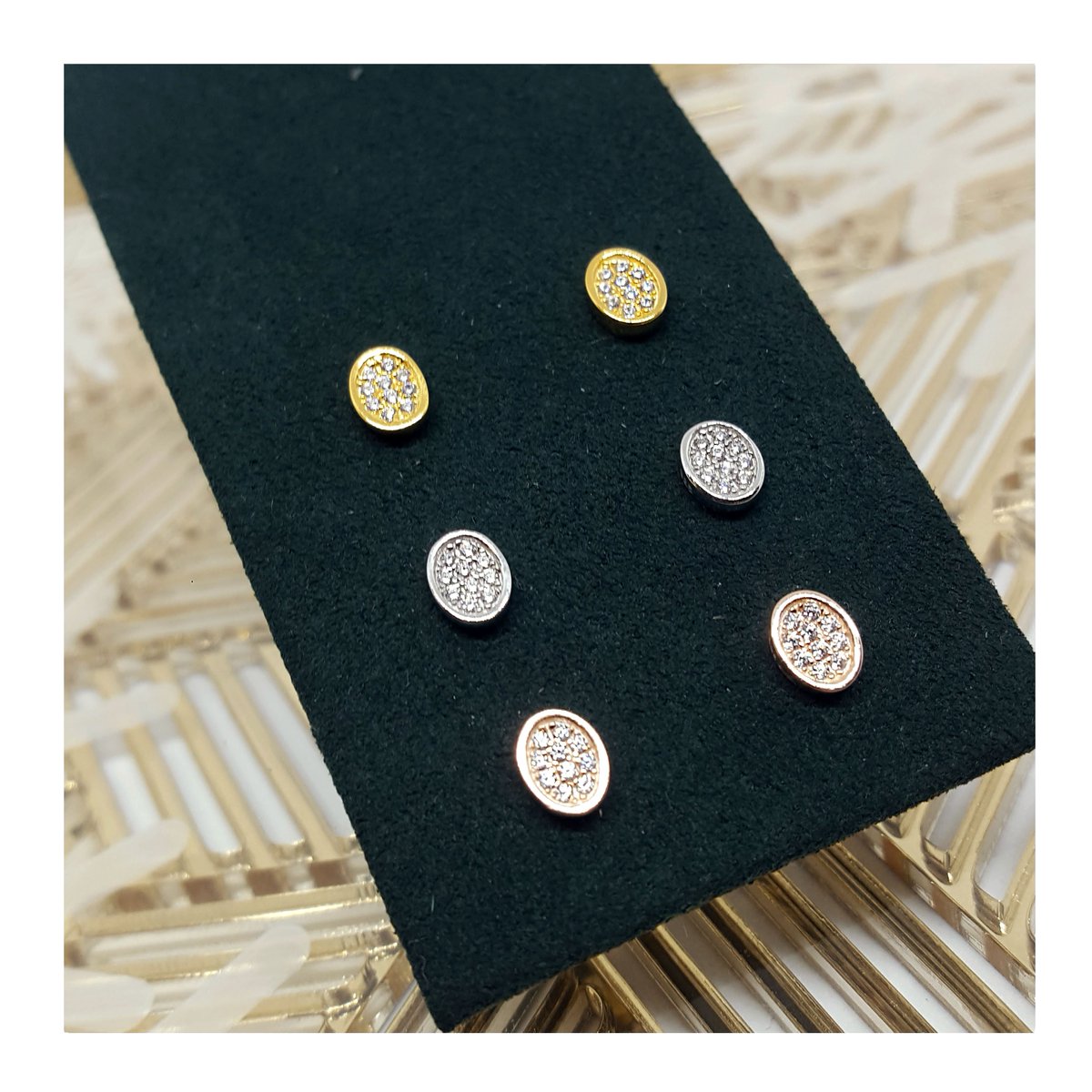 Vamp_London's tweet photo. For some simple and everyday sparkle Cluster Star Studs 💫 ⭐️ 🌟
Click link in bio for gift guide 👈 https://t.co/sKl0bsTqLb
#wednesdays #wednesdayvibes #wednesdaymood https://t.co/26iyW9wJrs