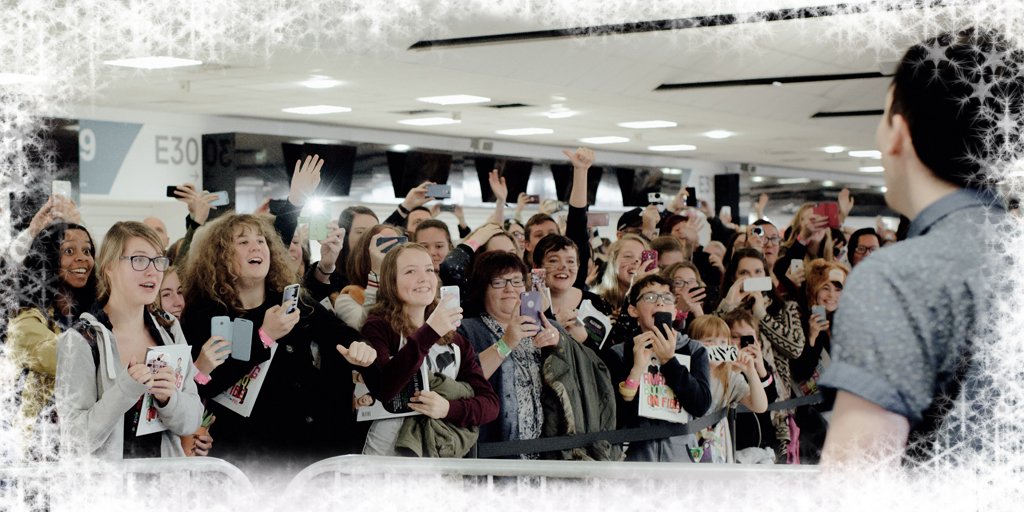 WHSmith's tweet image. It&apos;s day 20 of advent 🎄🎄!! And we have a great prize for you today! Win a pair of tickets for a WHSmith event of your choice in 2018!! For your chance to win just comment with who you would love to take with you to the event! Comp closes at 10pm #WHSAdvent