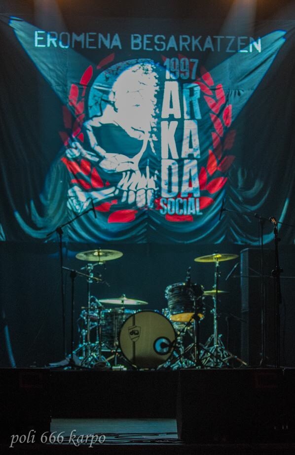 Discografia completa en nuestra cuenta de Spotify! Gure diska guztiak Arkada Social Spotify  <a href="/MaukaMusik/">Mauka Musikagintza</a> @SabandijasSW <a href="/Musikazuzenean/">MusikaZuzenean</a> <a href="/insonoro/">Insonoro</a>